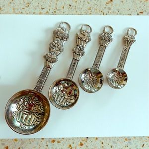 Stainless measuring spoons